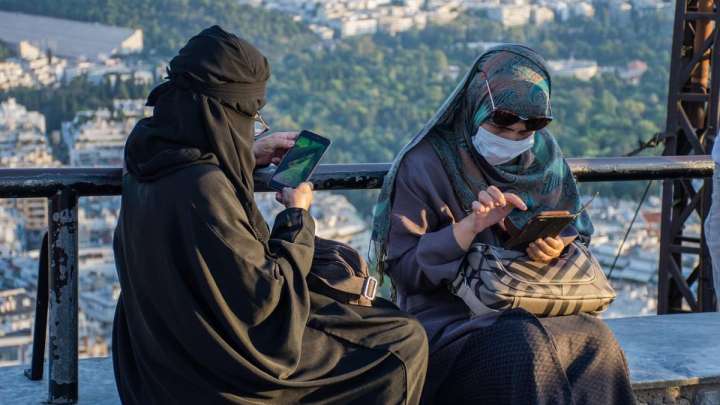 Қазақстанда қоғамдық орындарда бет-әлпетті жасыратын киім киюге тыйым салынды