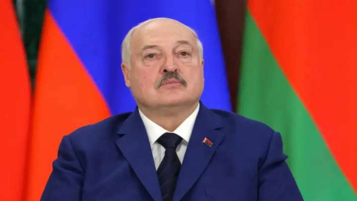 Лукашенко тағы 16 адамға кешірім берді