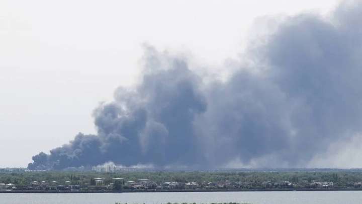 Аптап ыстықтан қоймадағы оқ-дәрілер жарыла бастады