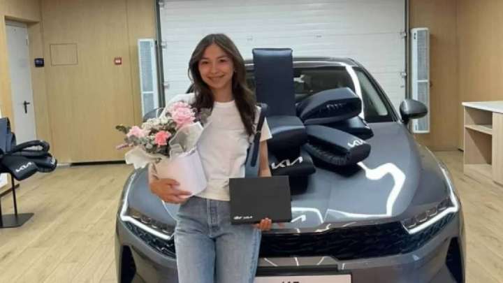 Парадзюдошы Ақмарал Науатбекке көлік сыйға тартылды