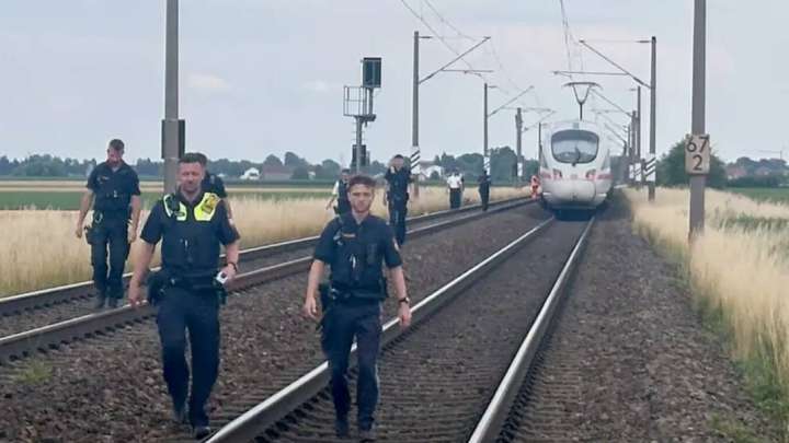 Жолаушыларға балғамен шабуыл жасаған адам ауыр жараланды