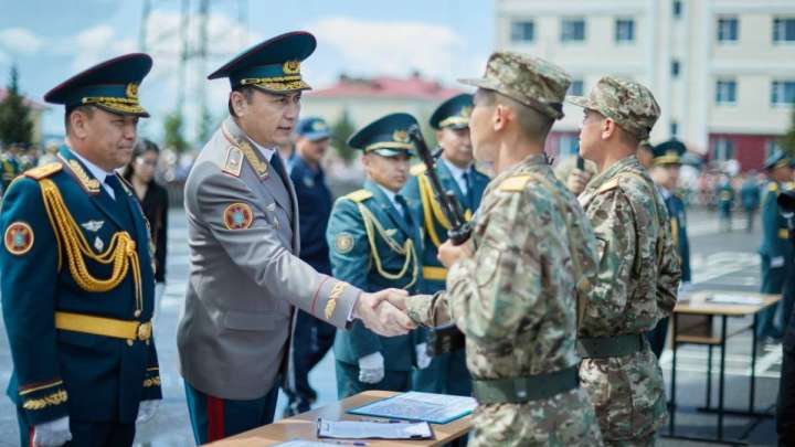 Астанада 700-ге жуық жас сарбаз әскери ант қабылдады