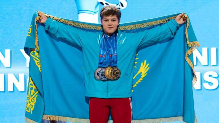 Қазақстандық ауыр атлет Ксения Прозорова Азия чемпионатында алтын және күміс жүлде иеленді