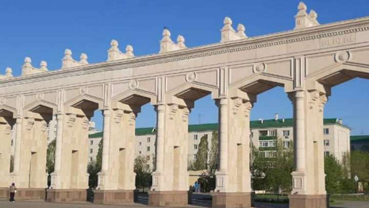 Оралдағы Тұңғыш Президент алаңы жалға берілген бе?