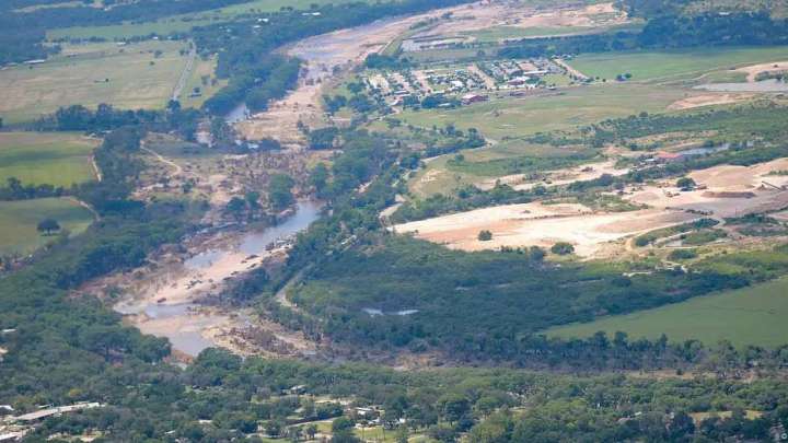 Техастағы су тасқынынан қаза тапқандар саны 130-ға жуықтады