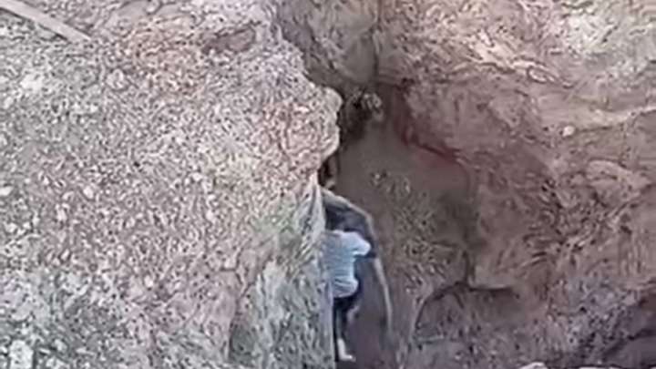 Шарын шатқалында жыраға құлаған туристке құтқарушылар көмек көрсетті