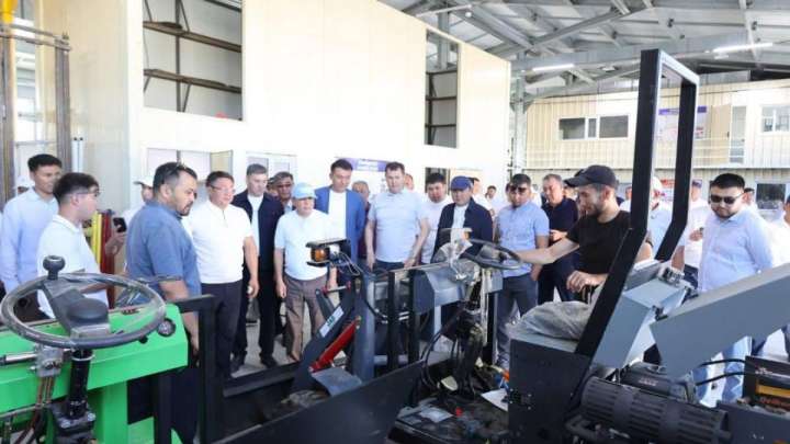 Түркістан: аудан, қала басшылары Саурандағы өндірістік аймақтардың жұмысымен танысты