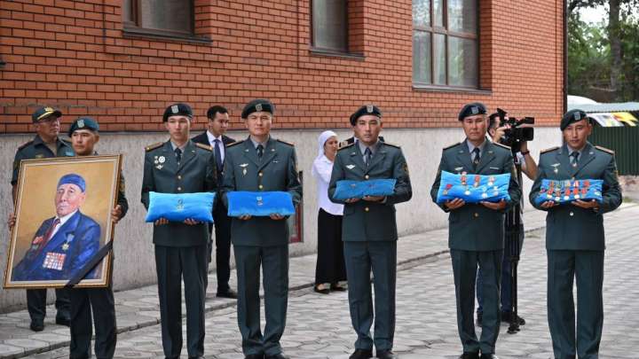 «Халық қаһарманы» Әбдіғали Қаймолдинді ақтық сапарға шығарып салды