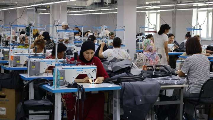 Түркістан облысындағы тігін цехында жылына 250 мыңға  жуық киім тігіледі