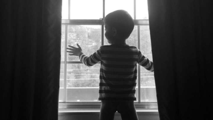 Павлодарда тоғыз жастағы бала үшінші қабаттан құлап кетті