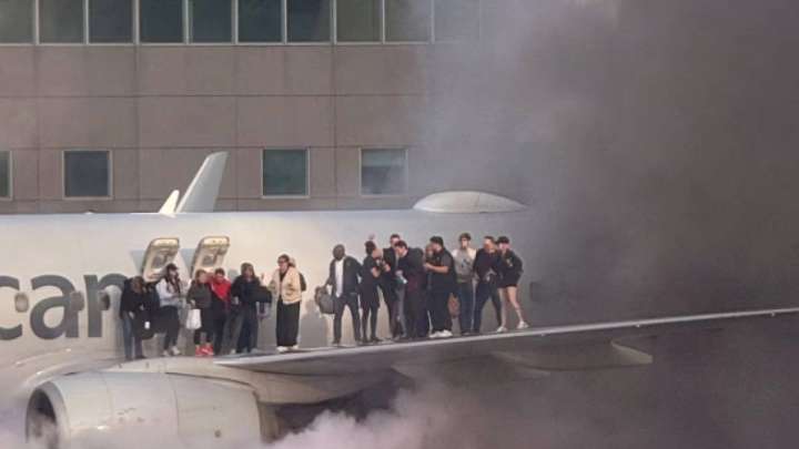 АҚШ-та жолаушылары бар ұшақ отқа оранды