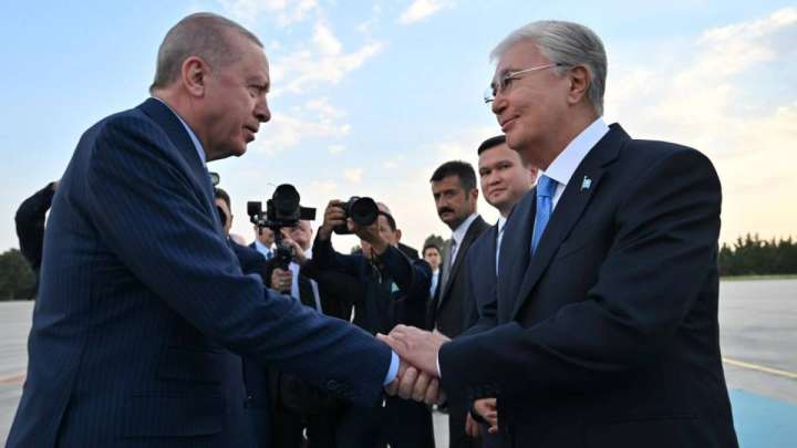 Тоқаевты Анкара әуежайында Режеп Тайип Ердоған қарсы алды