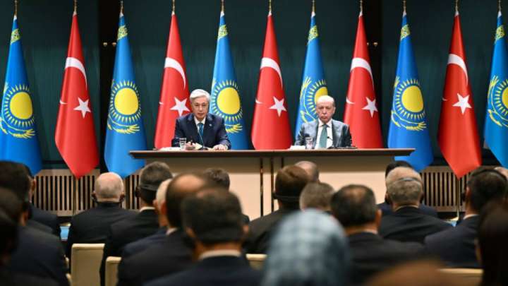 «Екінші отаныңызға қош келдіңіз»: Тоқаев пен Ердоған БАҚ өкілдері үшін брифинг өткізді