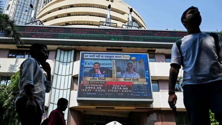 Трамп Ресеймен сауда жасайтын Үндістанға 25% кедендік тариф енгізетінін мәлімдеді