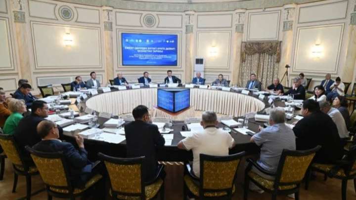 «Қазақстан тарихы: ежелгі дәуірден бүгінге дейін» атты жеті томдық академиялық басылым мақұлданды