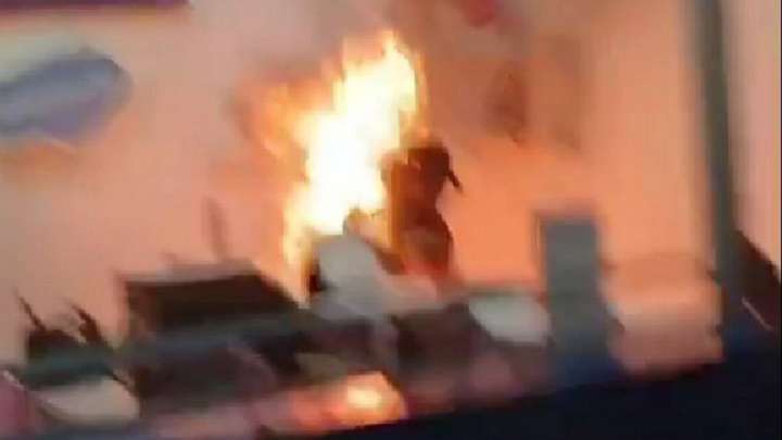 Алматы әуежайында ер адам өзін өртеп жібермек болды