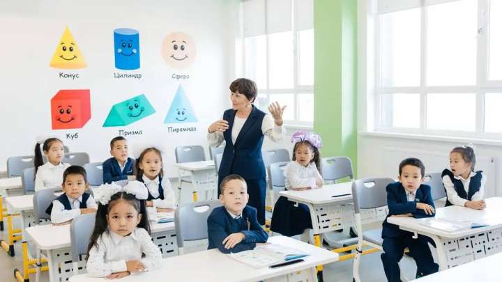 Президент мұғалімдер артық жұмыстан босатылғанын ескертті