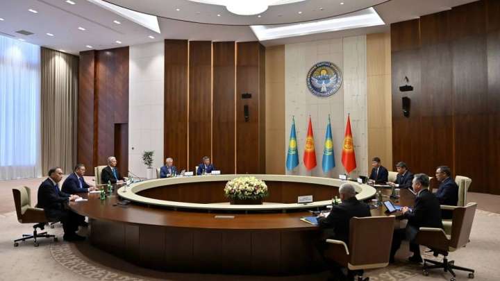 Қасым-Жомарт Тоқаев пен Садыр Жапаров бірнеше бағытта келіссөз жүргізді