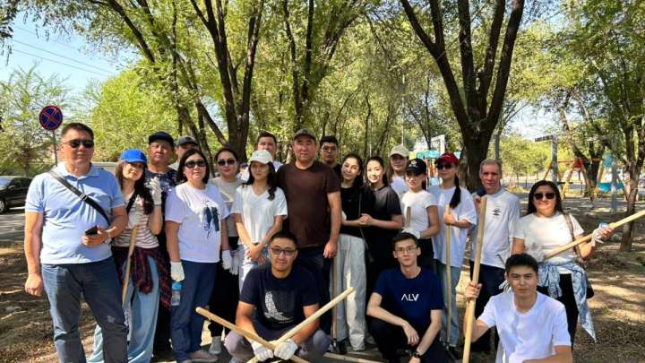 Алматыда Конституция күнінде барлық ауданды қамтыған сенбілік өтті