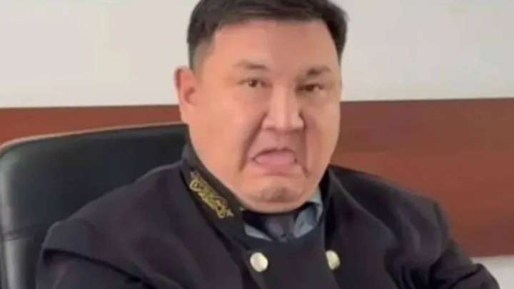 Берденов сотында тілін шығарған судьяға қатысты шешім шықты