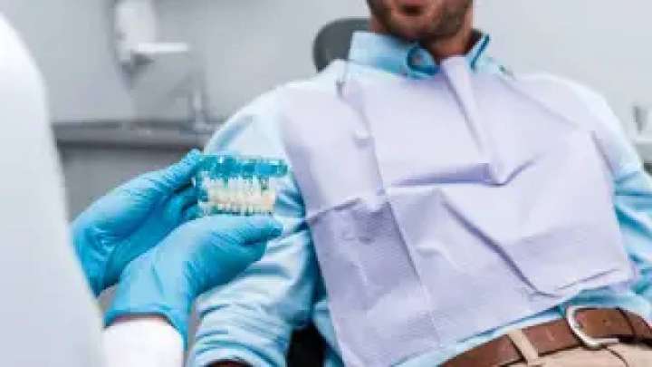 Қазақстандық 32 млн теңгеге 65 тіс "емдеткен"