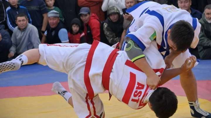 Жарыста мойын омыртқасын сындырып алған балуан қайтыс болды