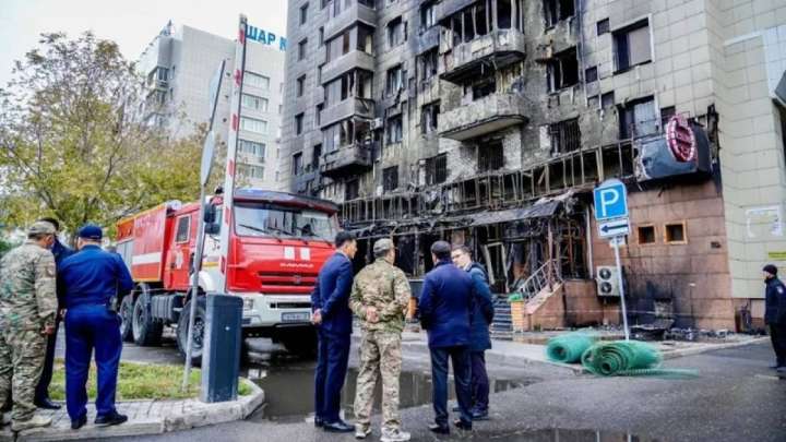 Астанада дәмхана өртеніп, 8 пәтер зардап шекті