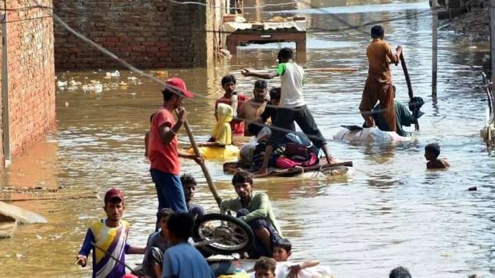 Пәкістандағы су тасқынынан қаза тапқандар саны 1000 адамнан асты