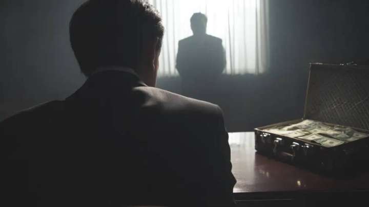 Ректордың орнын саудалаған азамат құтылып кетті