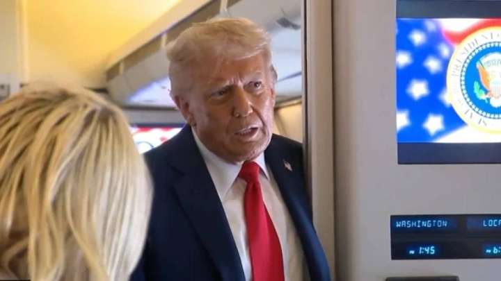 Трамп өзін сынайтын телеарналардың лицензиясын қайтарып алуды ұсынды