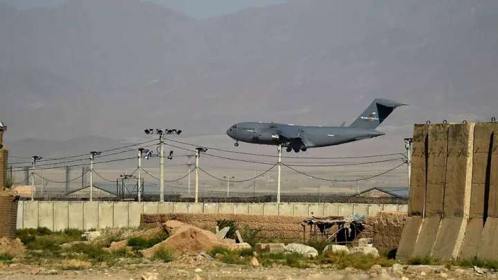 "Қайтармаса – жаман бірдеңелер болады". Президент тағы да даулы мәлімдеме жасады