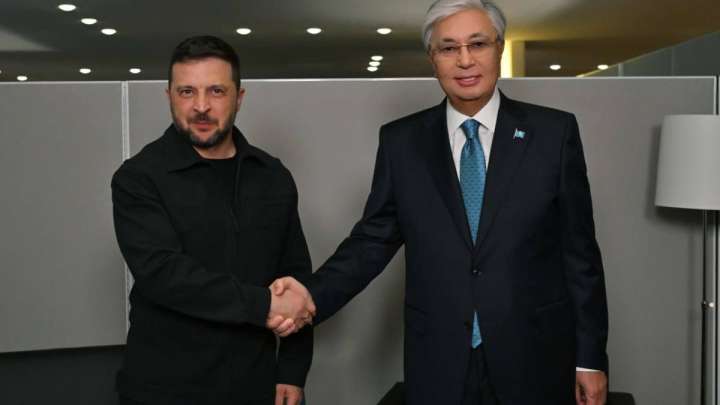 Зеленский мен Тоқаев кездесті