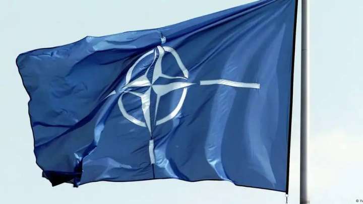 НАТО ресейлік зымырандар мен дрондарды атып түсіретінін ескертті