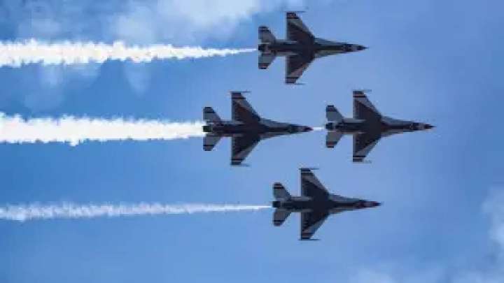 АҚШ Аляска маңында ресейлік ұшақтарға байланысты жойғыштарын көтерді