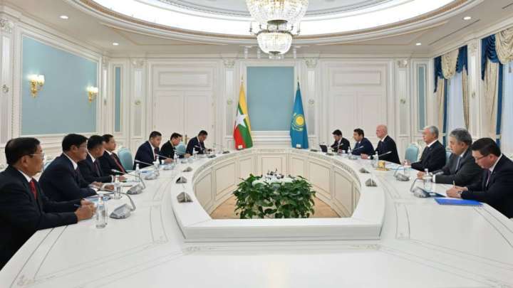 Тоқаев Мьянма Президентінің міндетін атқарушы Мин Аун Хлайнмен келіссөз жүргізді