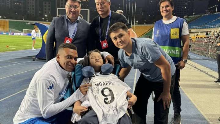 Мбаппе қазақстандық баланың арманын орындады