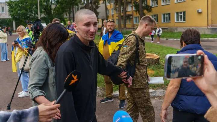 Ресей мен Украина 185 тұтқын сарбазымен алмасты