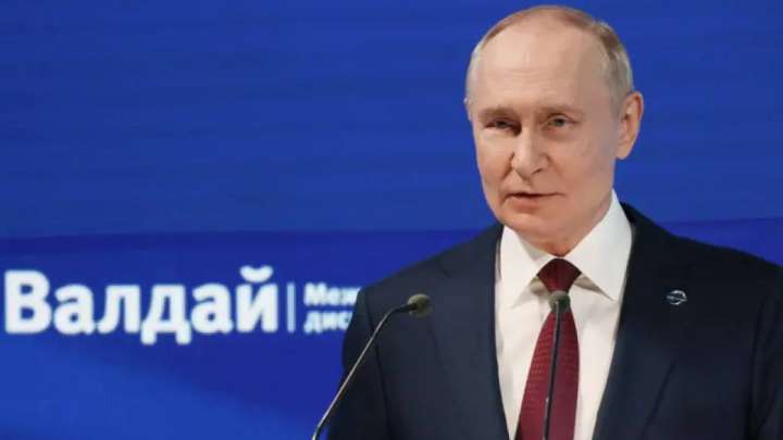 Путин: Ресей әскері бүкіл майдан шебі бойынша ілгерілеп келеді