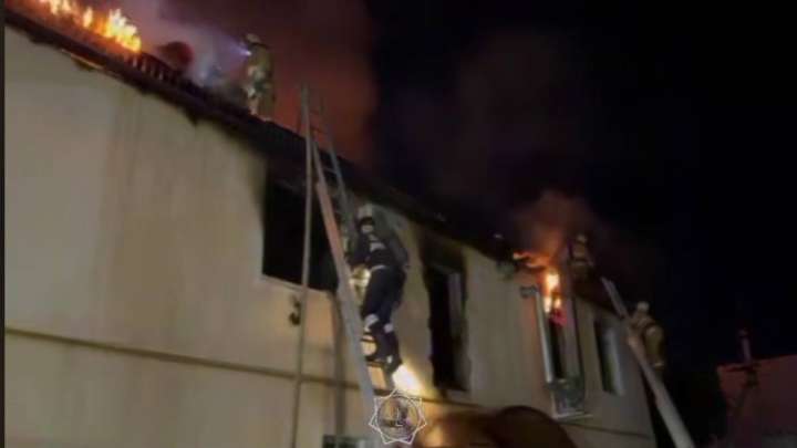 Атырауда екі қабатты мейрамхана өртенді