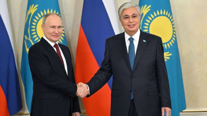 Қасым-Жомарт Тоқаев Владимир Путинді туған күнімен құттықтады