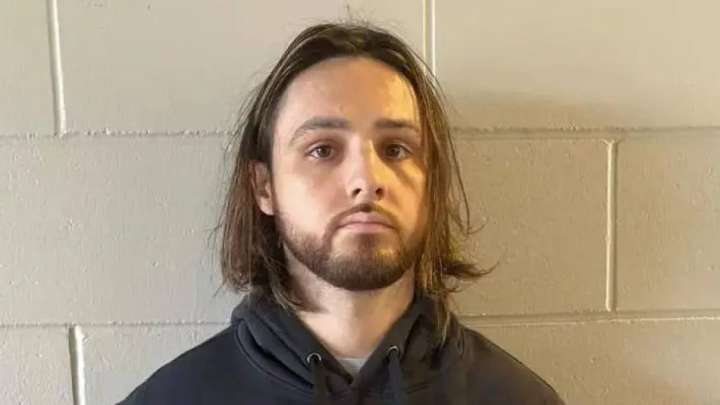 Күдікті ChatGPT-ден өртке оранған қаланың суретін сұраған