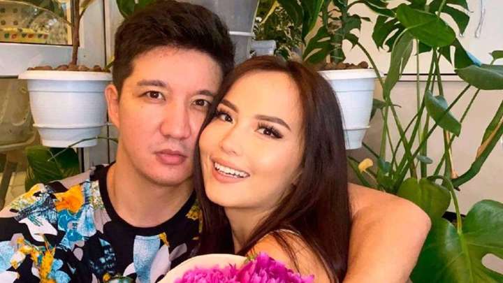 Айқын Төлепберген бесінші баласын күтіп отырғанын айтты