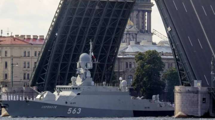 Санкт-Петербургте көше әншісі Наоко 13 тәулікке қамалды