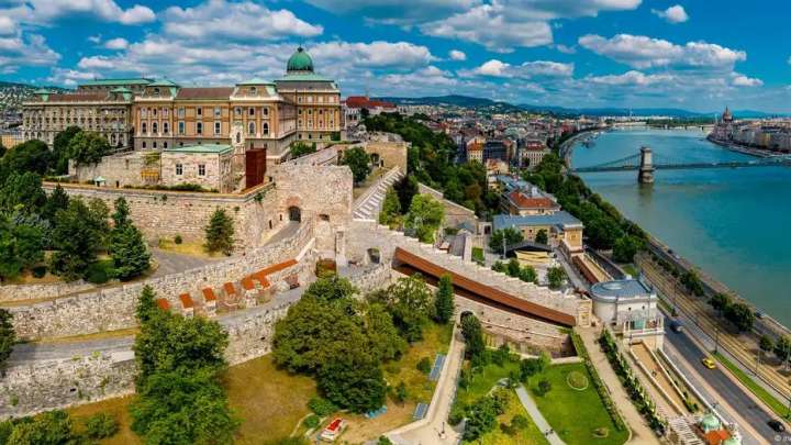 Венгрия Путинді Халықаралық қылмыстық соттың ордері бойынша қамауға алмайды