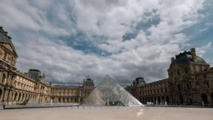Париждегі Лувр мұражайында бағалы экспонаттар ұрланды