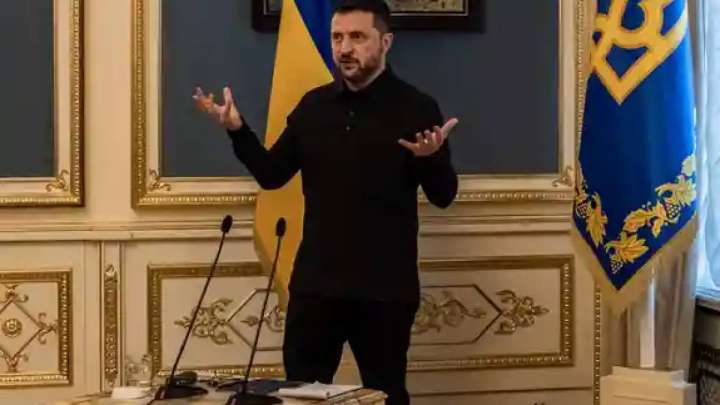 Зеленский Трамп пен Путиннің кездесуіне қатысуға дайын