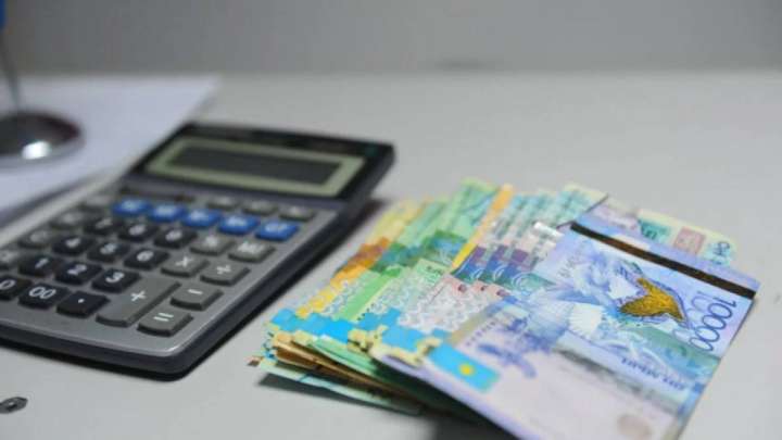 Ең төменгі жалақы мөлшерін 110 мың теңгеге дейін өсіру ұсынылды