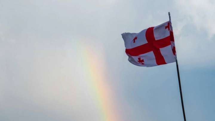 Грузияның экс-президенті Тбилисидегі үкіметке қарсы митингке қатысты