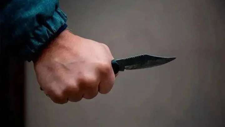 Мас күйдегі адам көршісіне пышақ сұғып алды