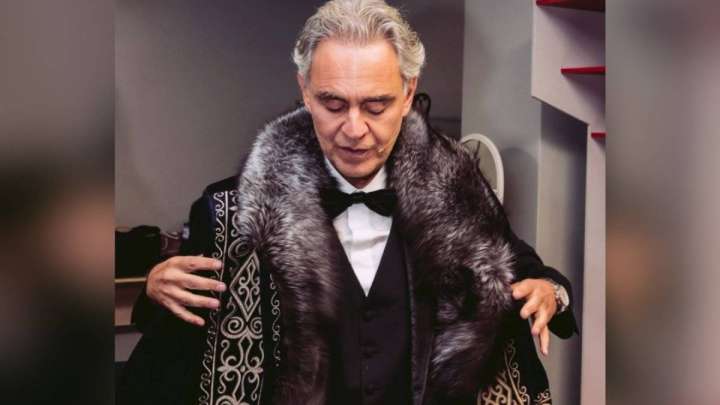 Атақты Андреа Бочелли қазақтың шапанын киді